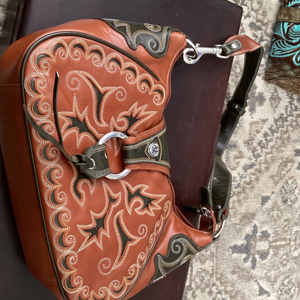 Vintage leather Ariat bag with matching leather wallet